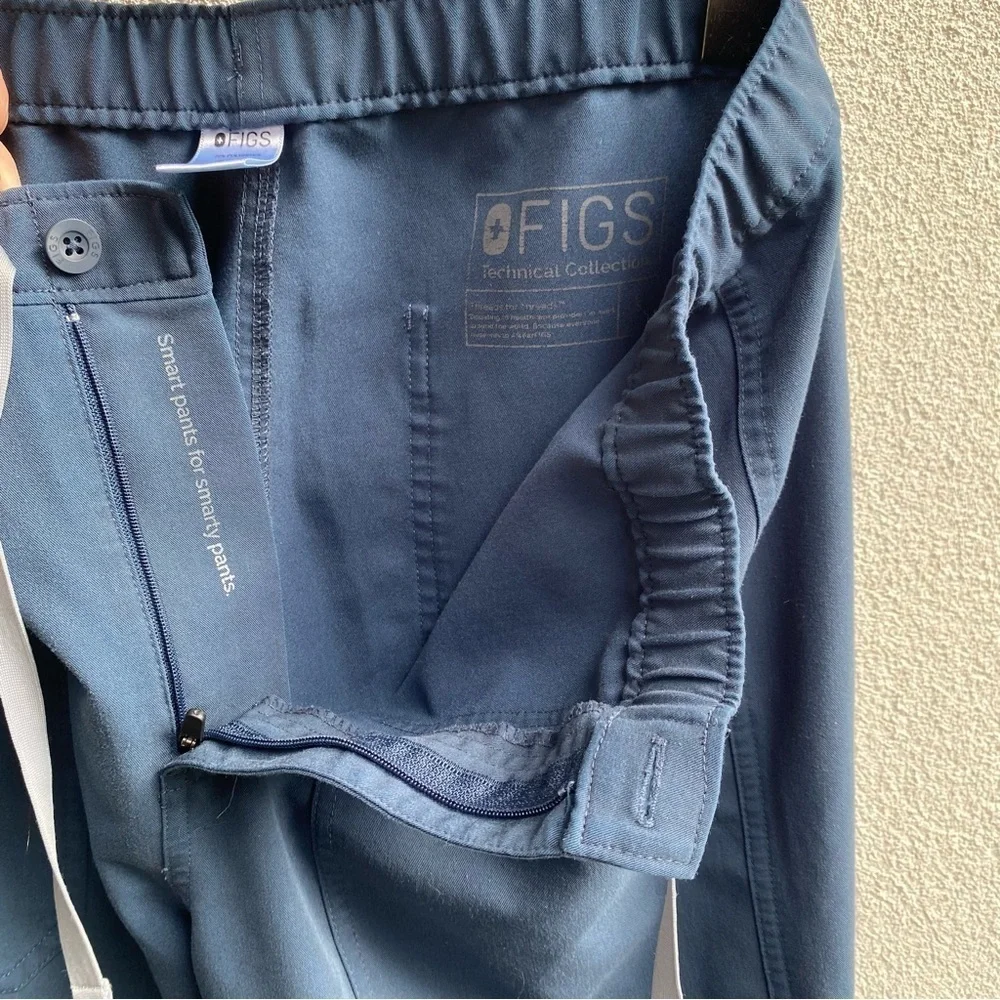 FIGS Men’s Cairo Cargo Scrub Pants Small Blue Gray